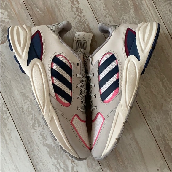 NWT Adidas valasion - Picture 9 of 10
